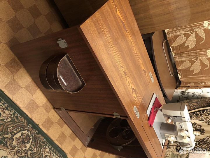 Швейная машинка Подольск-142, тумба