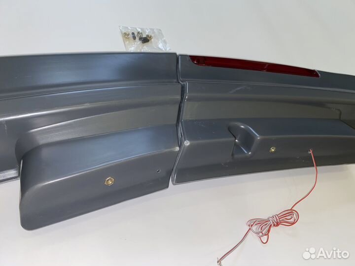 Спойлер Toyota Land Cruiser 105