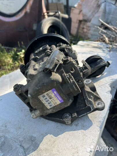 Компрессор кондиционера Toyota Corolla AE104
