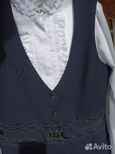 Жилет и блузка 