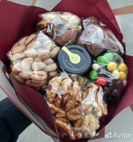 Сладкие букеты из конфет