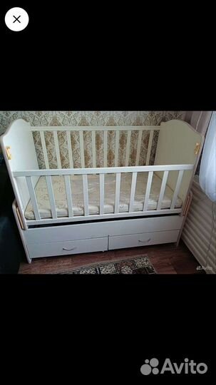 Детская Кроватка с маятником