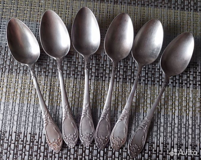 Набор столовых серебряных ложек