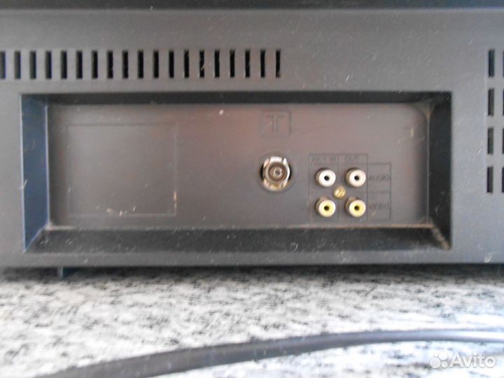 Телевизор Sharp (диагональ 53 см) б/у