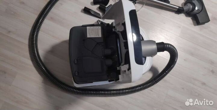 Моющий Пылесос Bosch Serie 4 ProPerform bwd421pro