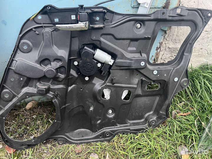 Обшивка двери mazda 3 вк