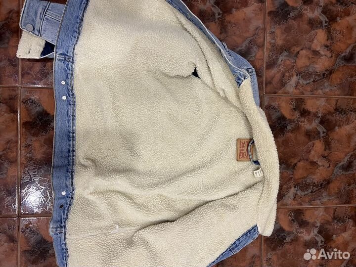 Джинсовая куртка levis