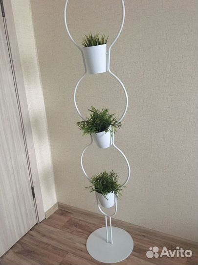 Интерьерная стойка с растениями