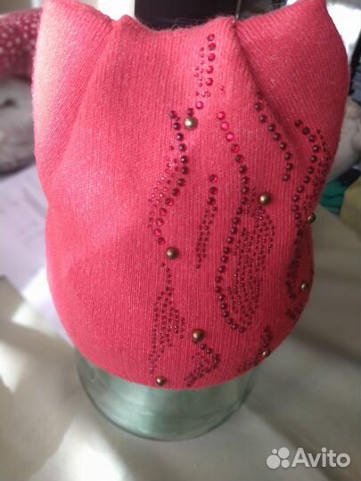 Теплая красивая шапочка