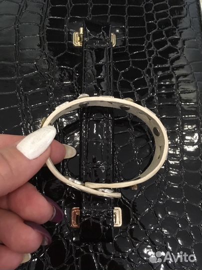 Браслет на кнопках