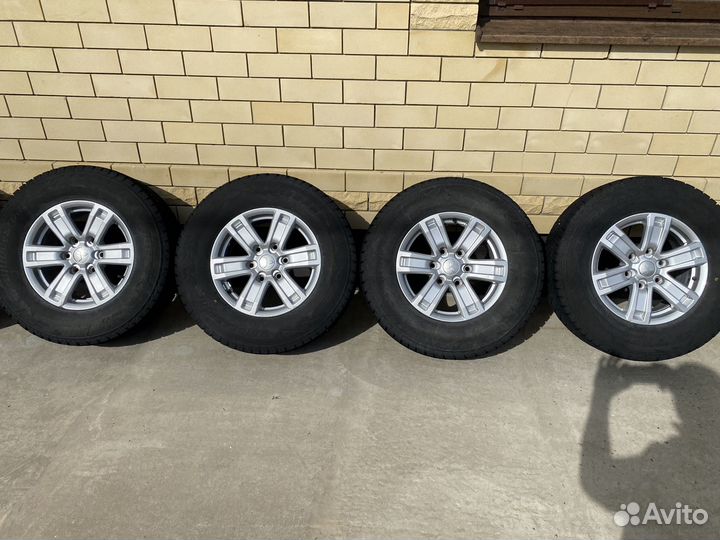 Bridgestone Blizzak DM-V2 245/70 R16 107S