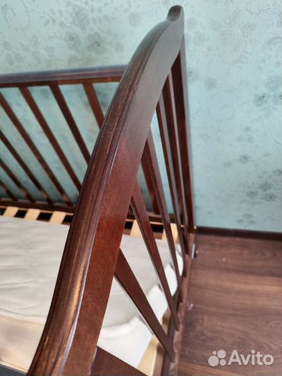 Детская кроватка с маятником Можга