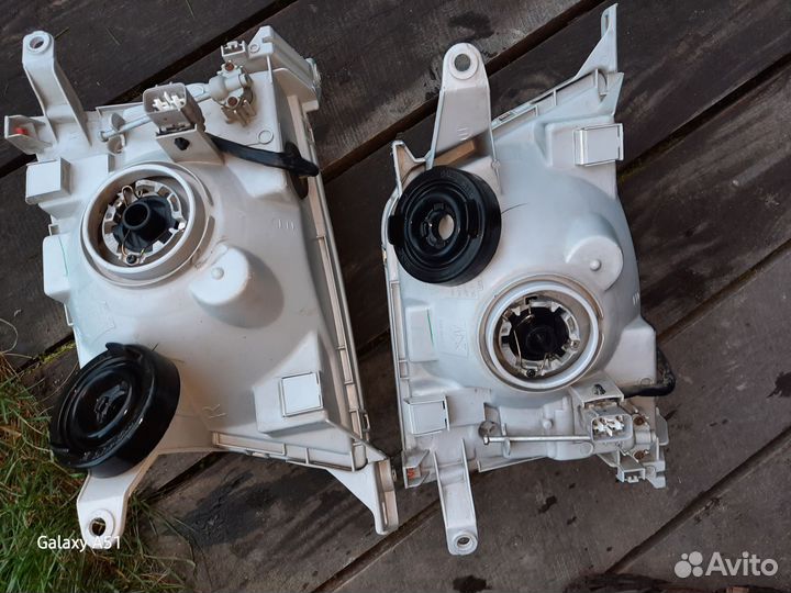 Фары Toyota LC prado 90