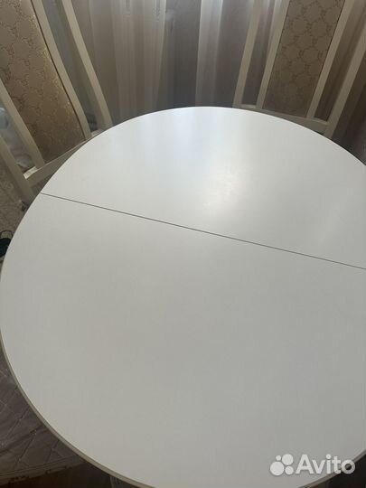 Кухонный стол и стулья комплект