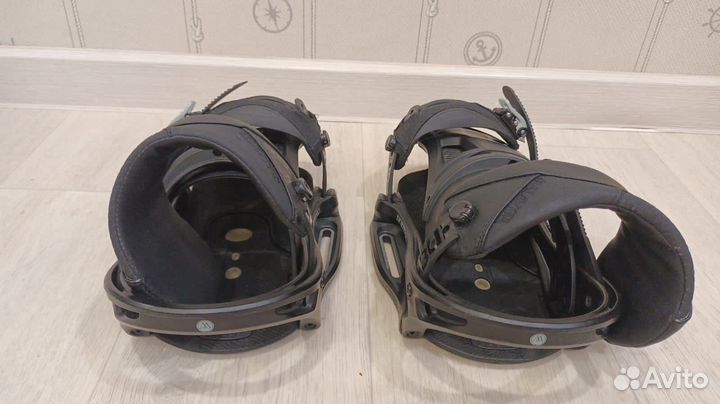 Крепление для сноуборда Burton Malavita Est L