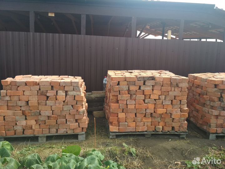 Кирпич красный