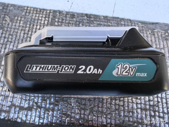 Зарядное устройство Makita+акб 12V 4A и 12V 2A