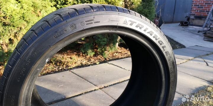 Triangle Sportex TSH11 225/40 R18 и 265/35 R18 97Y