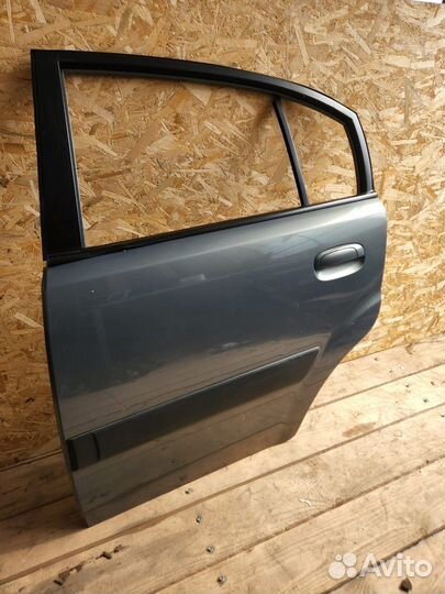 Задняя левая дверь Kia Rio 2 хэтч.,А1- 104