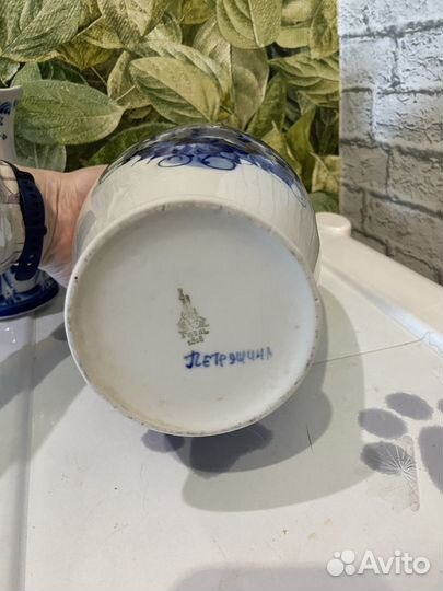 Фарфоровая ваза гжель