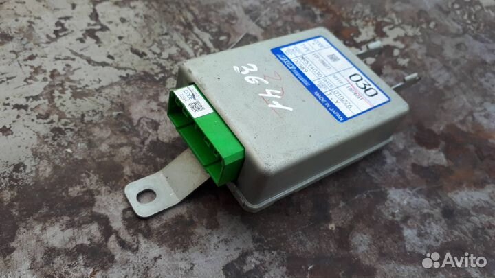 Блок управления Mitsubishi Lancer Cedia 9 2001