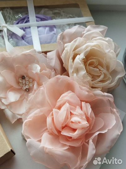 Украшения для волос, броши