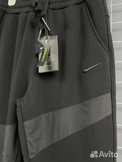 Спортивные штаны Nike