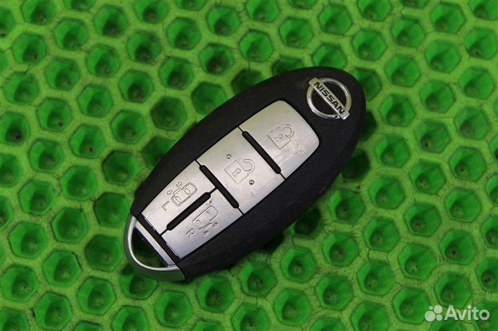 Ключ зажигания, смарт-ключ Nissan Serena C25