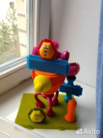 Развивающий игольчатый конструктор Battat