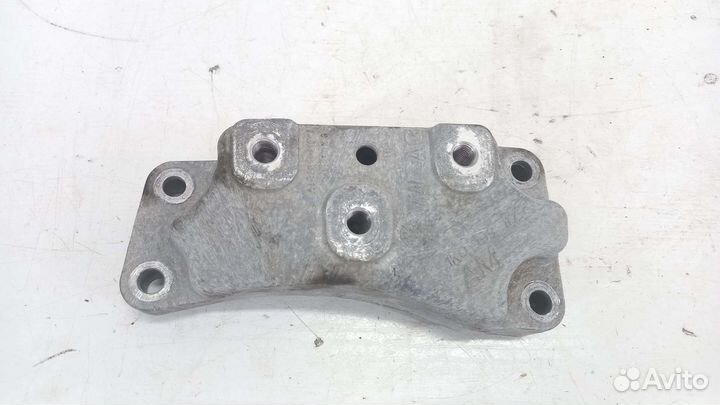 Кронштейн DSG левый Volkswagen Passat CC