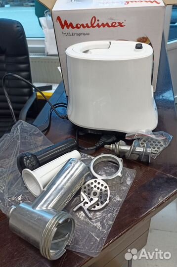Мясорубка Moulinex Compact PRO 3 в 1 HV3 ME301132