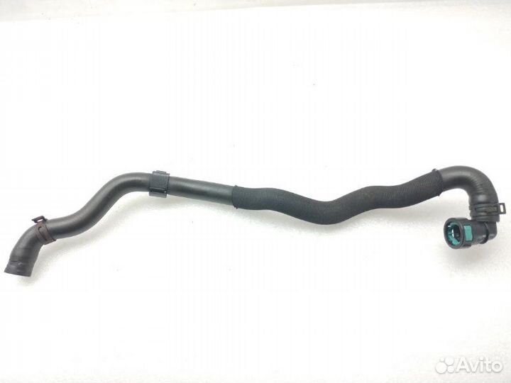 Патрубок системы охлаждения Land Rover Discovery 5