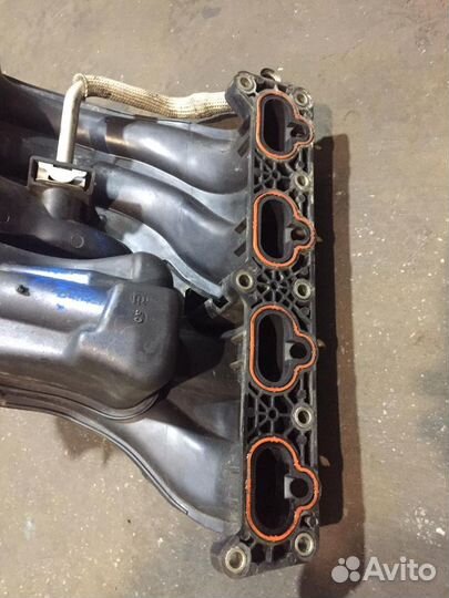 Впускной коллектор Peugeot 407