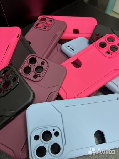 Чехлы с отделом для карт на iPhone