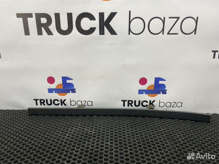 3175618 Накладка передней панели