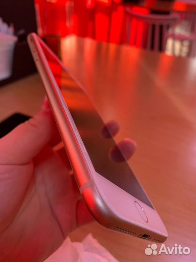 iPhone 8 Plus, 64 ГБ