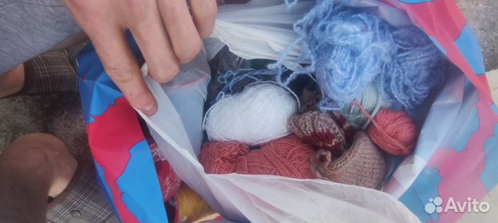 Нитки швейные принадлежности