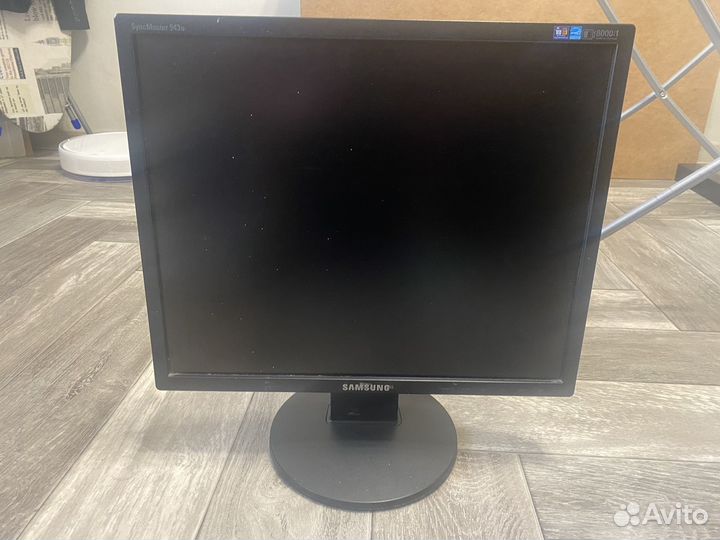 Монитор Samsung SyncMaster 943N