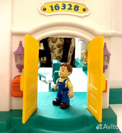 Домик кукольный