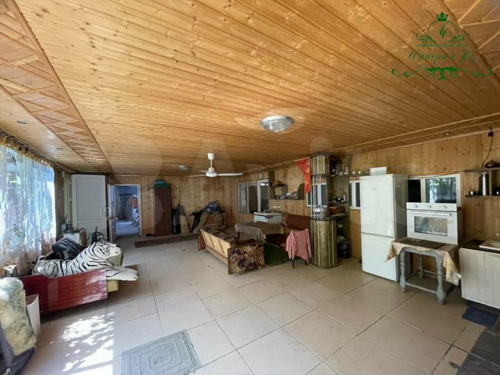 Дом 183 м² на участке 11 сот.