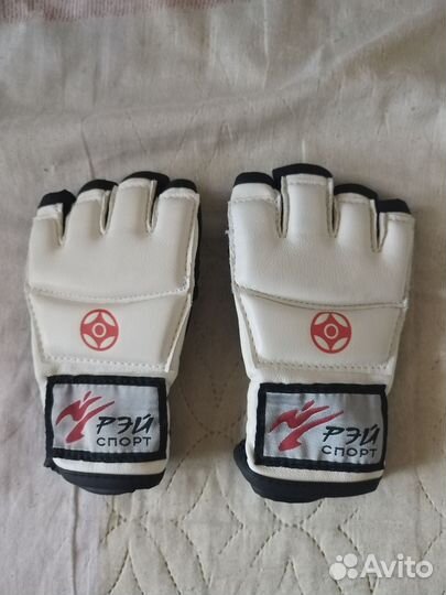 Перчатки для единоборств