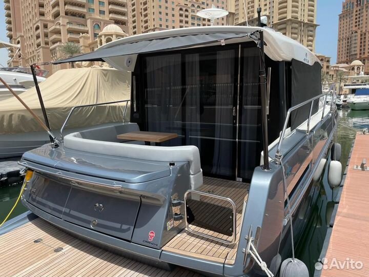 Яхта моторная кроссовер Cranchi Т36