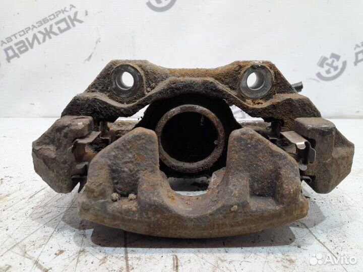 Суппорт передний правый Volkswagen Polo 5 1.6 CFN