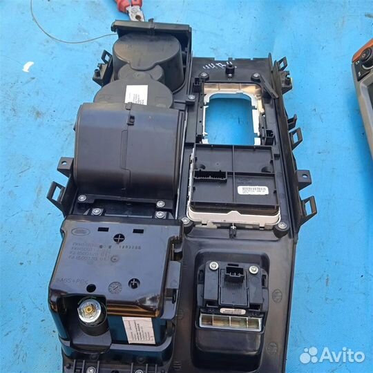 Блок управления пневмоподвески Land Rover Range R