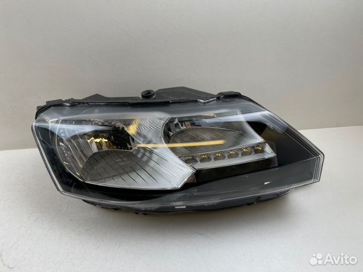 Фара правая Skoda Rapid 1 2013-2019