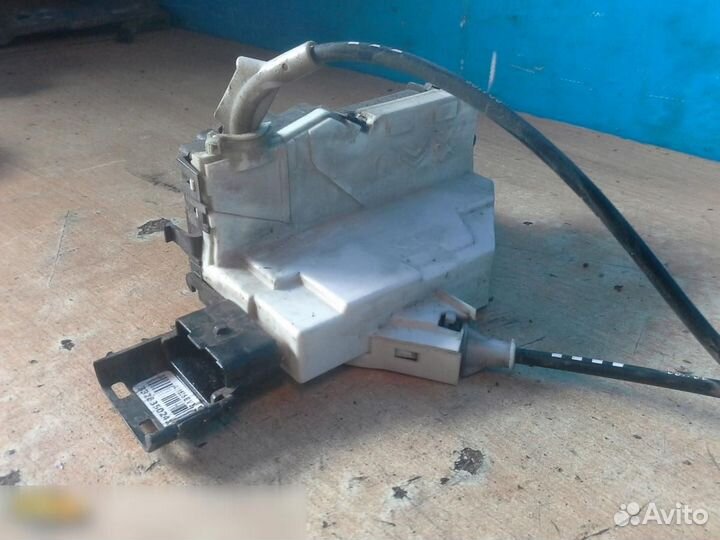 Замок двери задней правой Peugeot 308 I 2007-2015