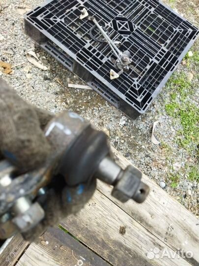 Шаровая опора передняя Nissan Elgrand AVE50