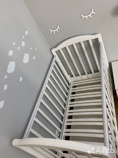 Кроватка с маятником и матрасом 120*80