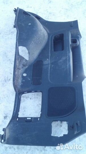 Обшивка багажника R toyota Land Cruiser 200 2012