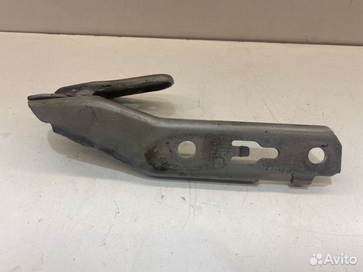 Петля капота передняя левая Audi A6 C6 2.0 2008